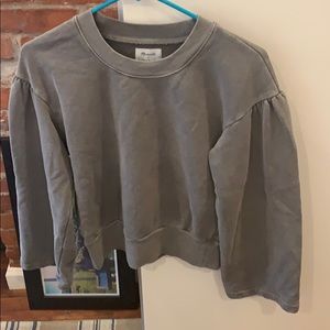 Crop bellsleeve sweatshirt